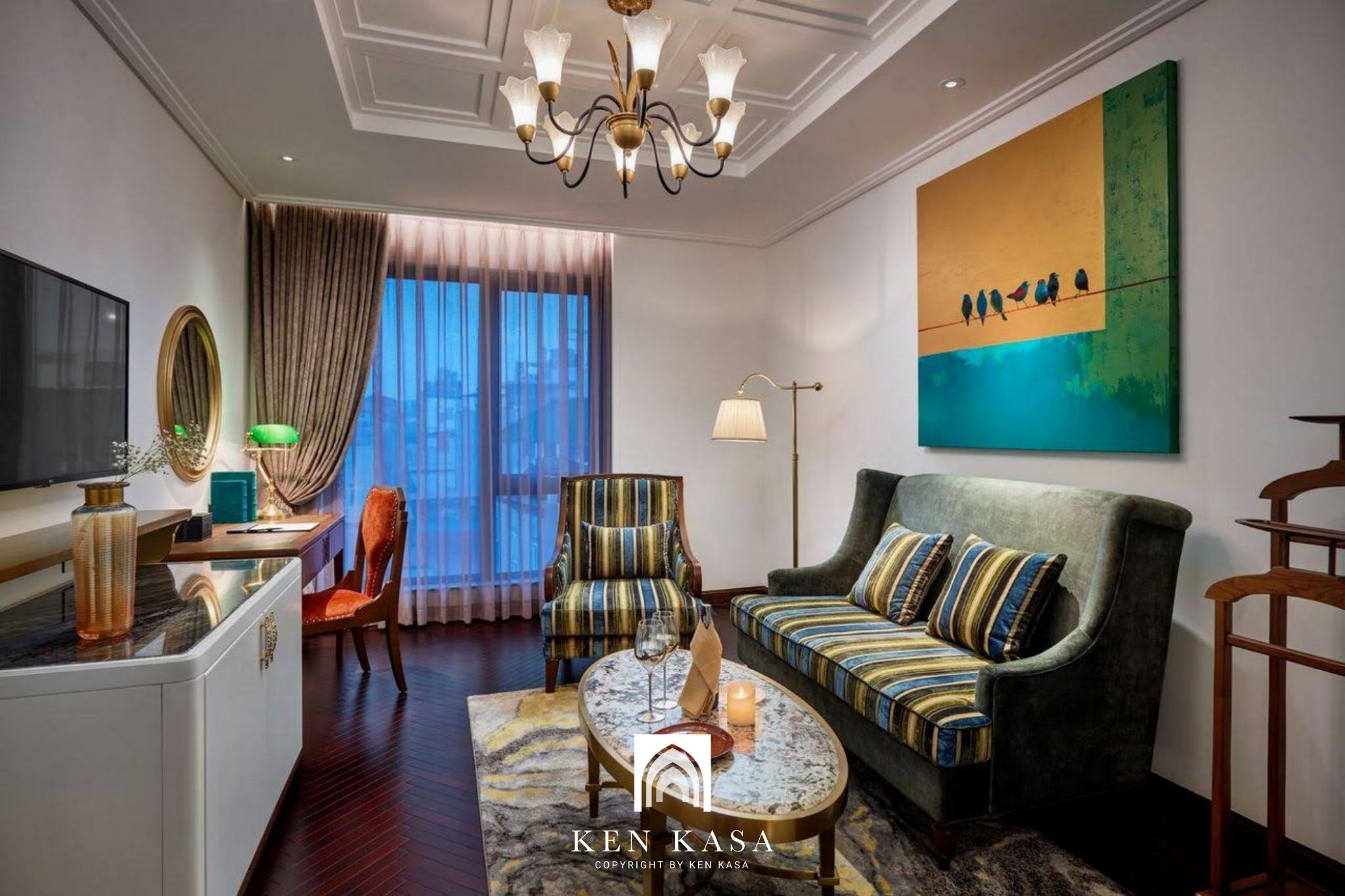 góc nhỏ trong phòng ngủ của Peridot Grand Luxury Boutique Hotel