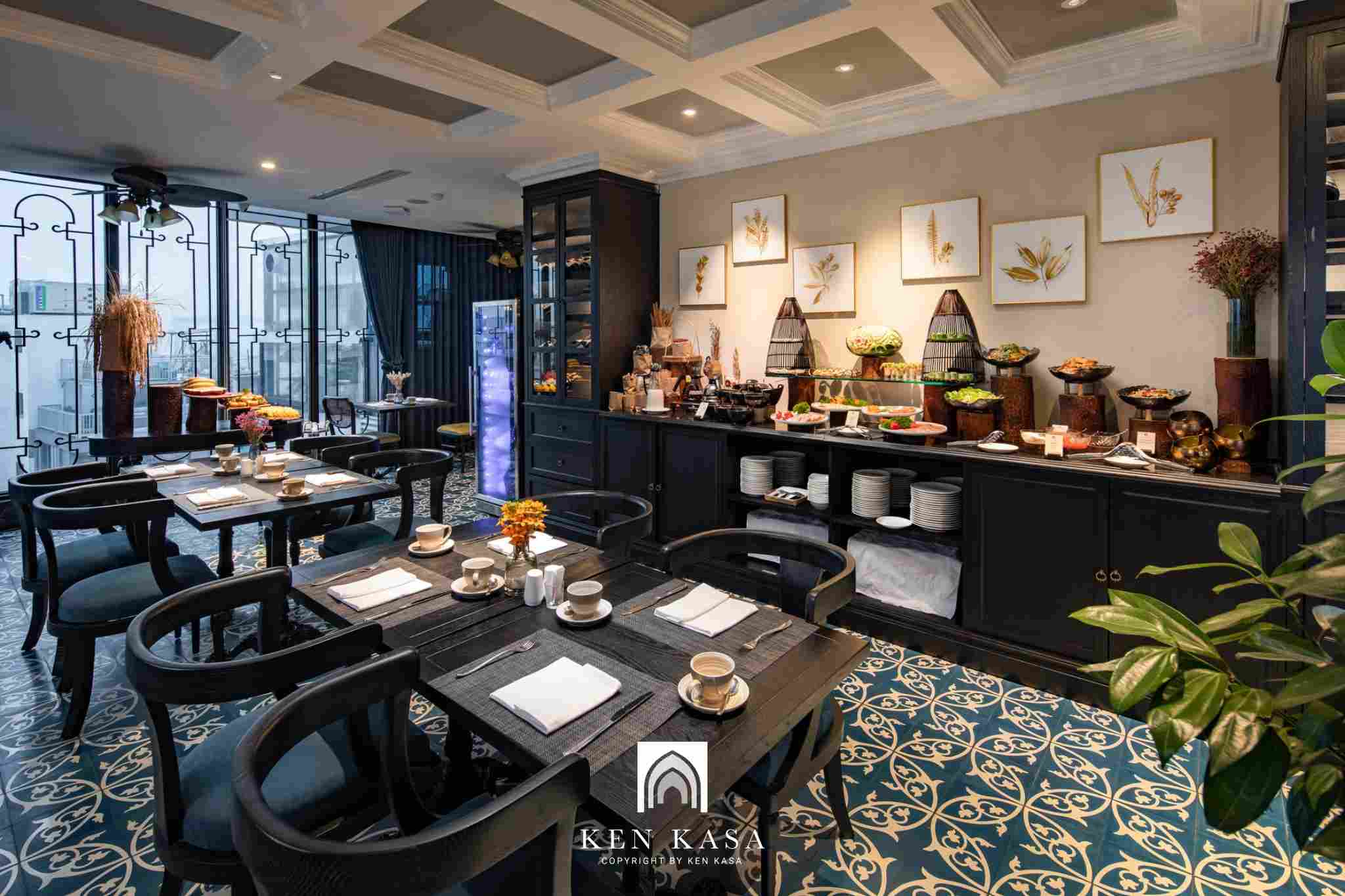 Không gian nhà hàng tại Solaria Hotel Hanoi