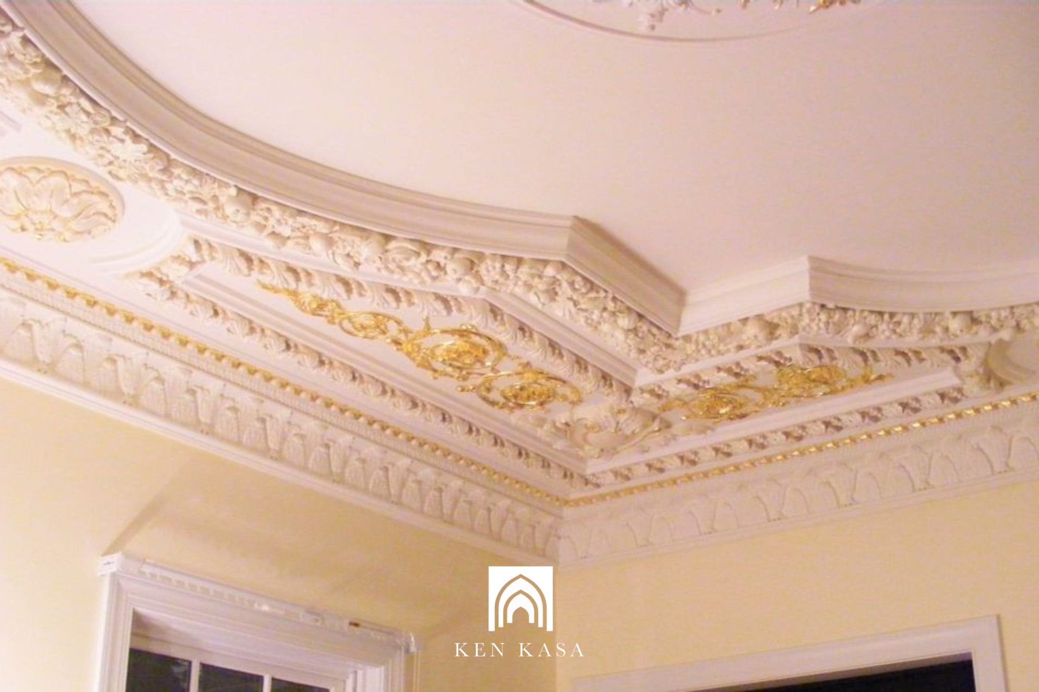 Lạm dụng phào chỉ và chi tiết trang trí quá mức